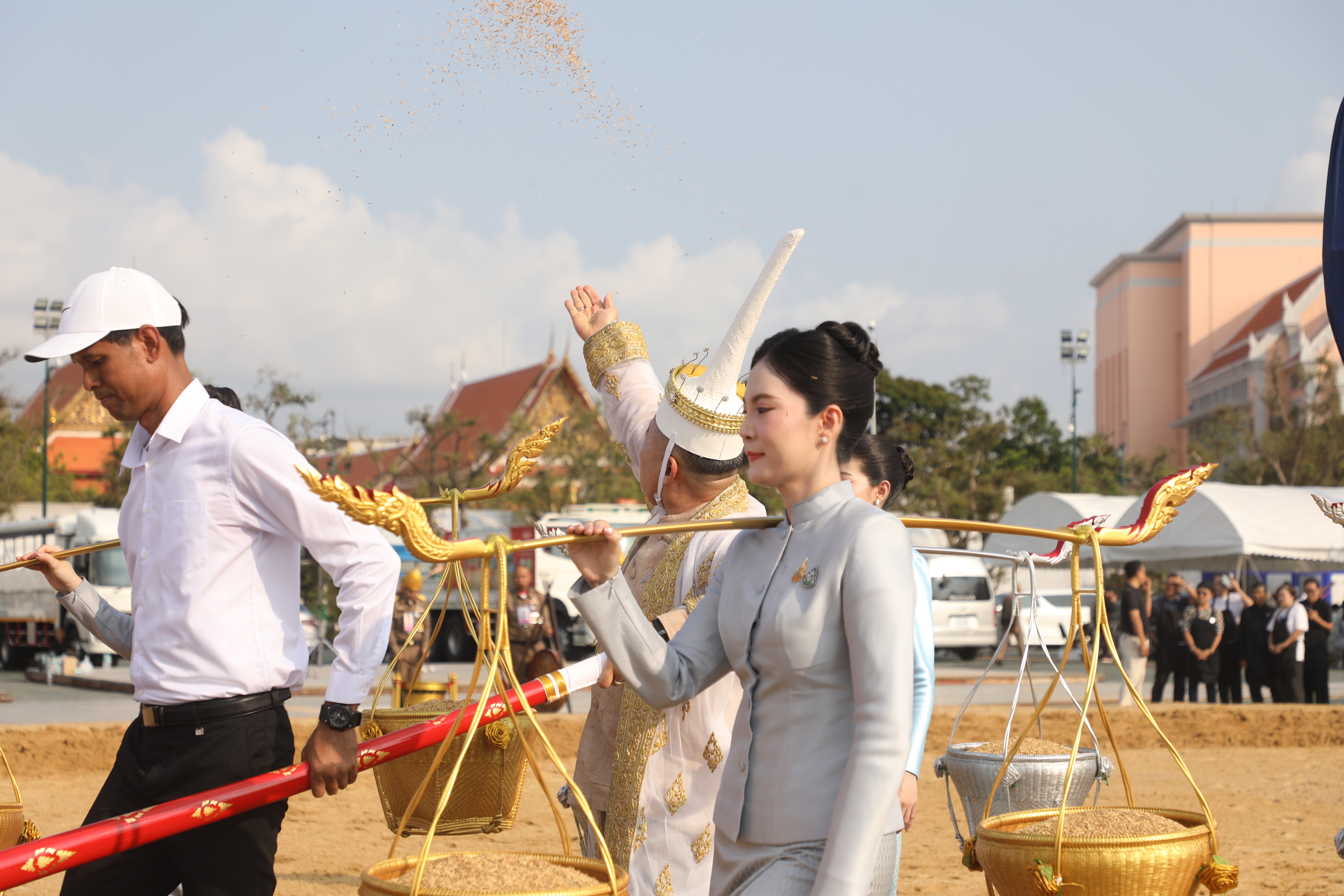 title - ส.ป.ก. ร่วมซ้อมย่อย ครั้งที่ 1 พระราชพิธีพืชมงคลจรดพระนังคัลแรกนาขวัญ ประจำปีพุทธศักราช 2569 